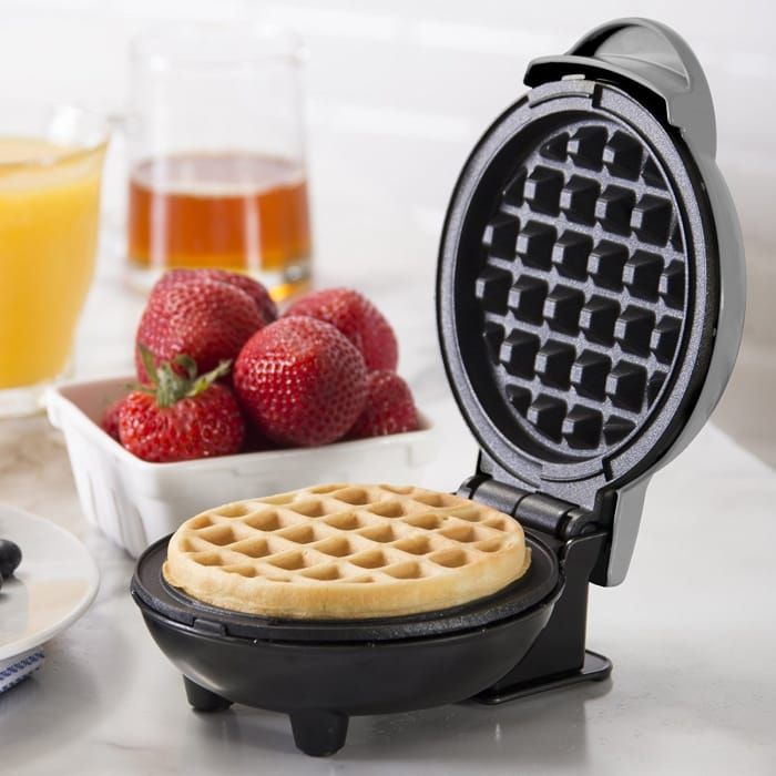 Electric Waffle Maker – Non-Stick Waffle Machine for Crispy Homemade Breakfast