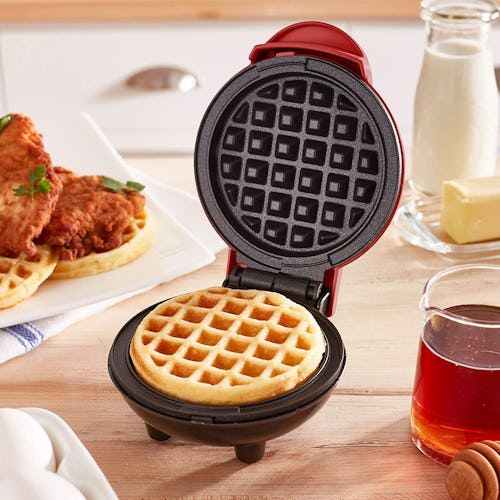 Electric Waffle Maker – Non-Stick Waffle Machine for Crispy Homemade Breakfast