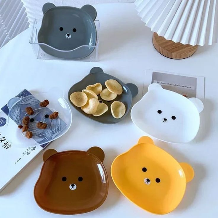 8PCS Bear Plate Set with Stand – Premium China Dinnerware Pakistan
