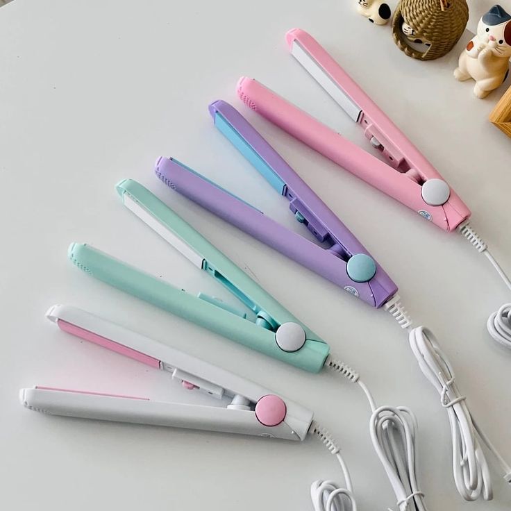 Mini Hair Straightener – Portable Ceramic Flat Iron for Women | Compact Travel Hair Styling Tool