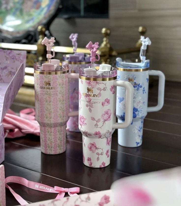 Stainless Steel Flower Design Tumbler – Insulated Hot & Cold Travel Cup